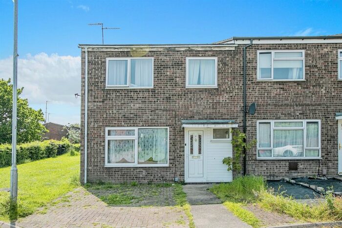 3 Bedroom End Of Terrace House For Sale In Panton Crescent, Colchester, CO4