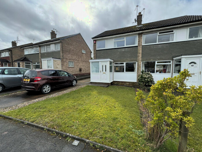 3 Bedroom Semi-Detached House To Rent In Sunningdale Avenue, Leeds, LS17