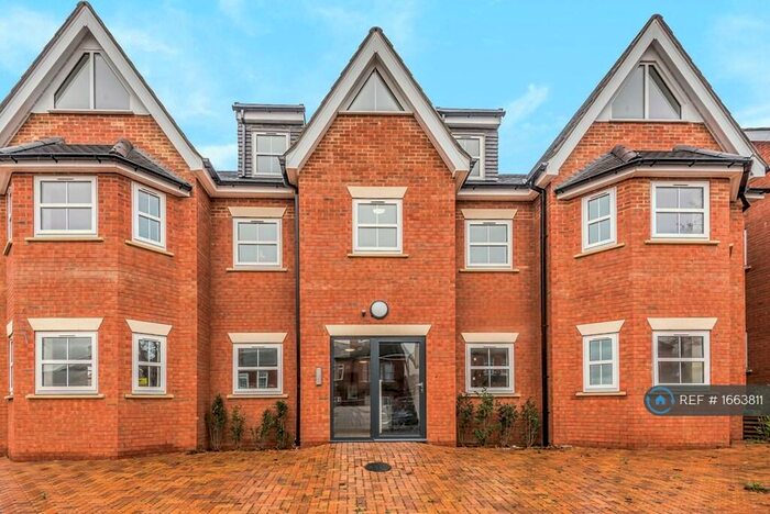 2 Bedroom Flat To Rent In Kitchener Road, High Wycombe, HP11