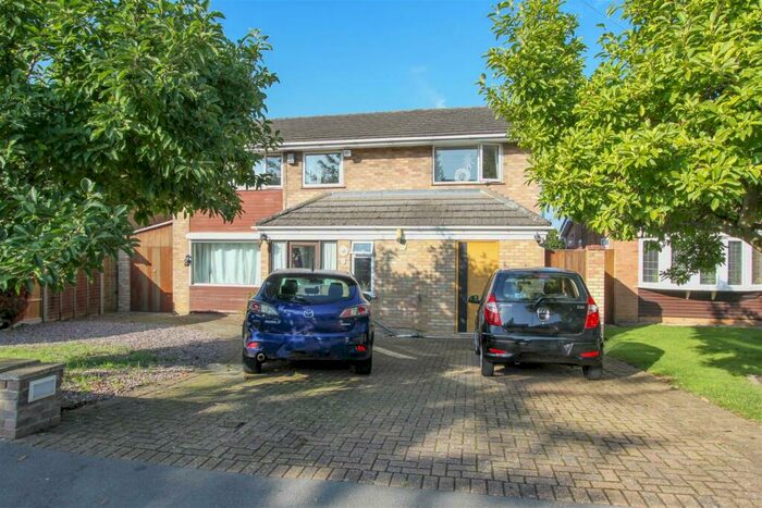 4 Bedroom Detached House For Sale In Drakes Drive, Northwood, HA6
