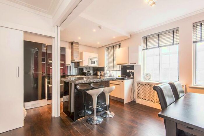 3 Bedroom Flat To Rent In Finchley Road, West Hampstead, London, NW3