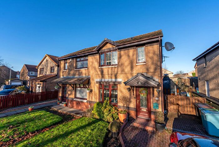 3 Bedroom Semi-Detached House For Sale In Dunottar Avenue, Coatbridge, ML5