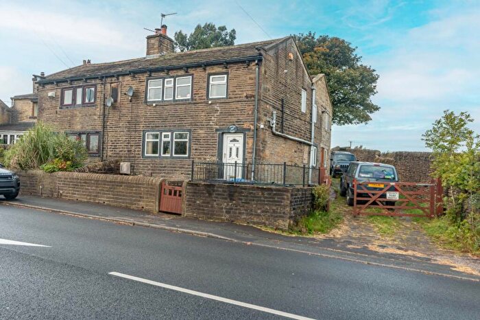 3 Bedroom Equestrian Facility For Sale In Smithy Farm Denholme Gate, Denholme, Bradford, West Yorkshire, BD13