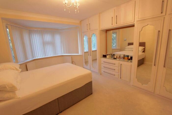 1 Bedroom Leisure/hospitality To Rent In Waterfall Road, London, N11