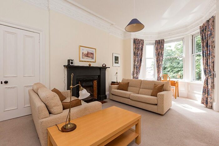 3 Bedroom Flat To Rent In Morningside Gardens, Morningside, Edinburgh, EH10
