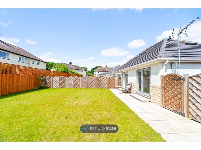 2 Bedroom Bungalow To Rent In Redesdale Grove, Leeds, LS16
