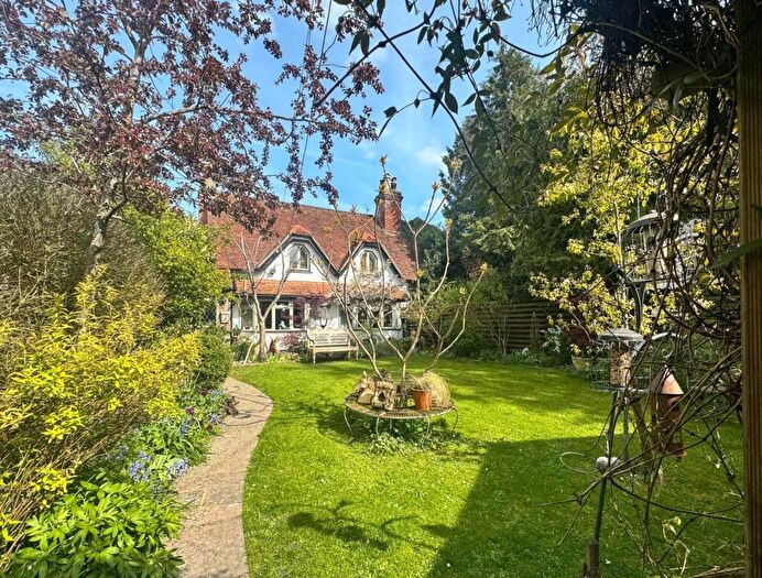 3 Bedroom Semi Detached House For Sale In Green End Street, Aston Clinton, HP22