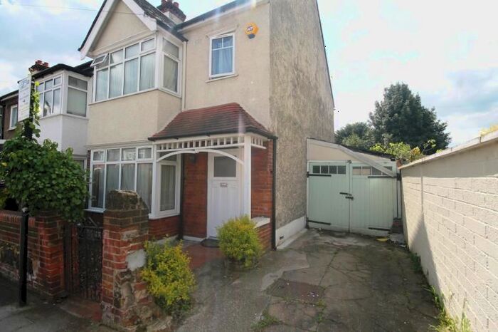 4 Bedroom End Of Terrace House To Rent In Beechcroft Road, London, SW17