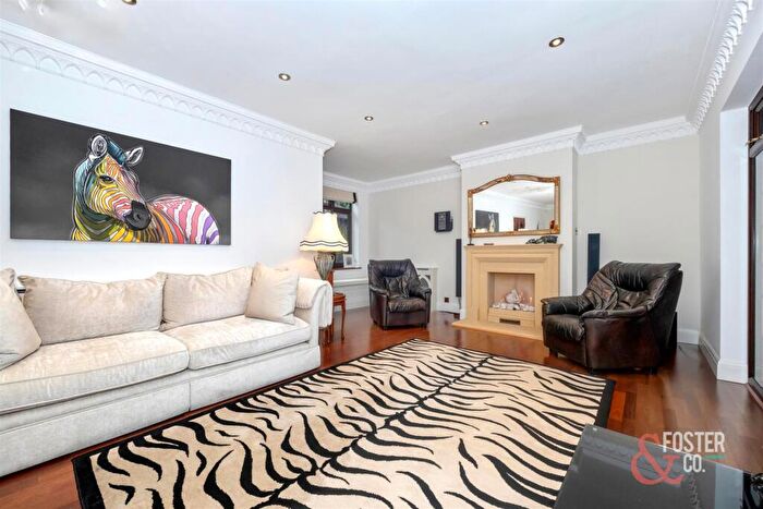 5 Bedroom Detached House For Sale In Surrenden Crescent, Brighton, BN1