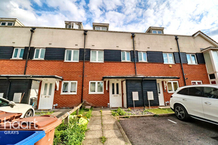 3 Bedroom Terraced House For Sale In North Road, Purfleet, RM19