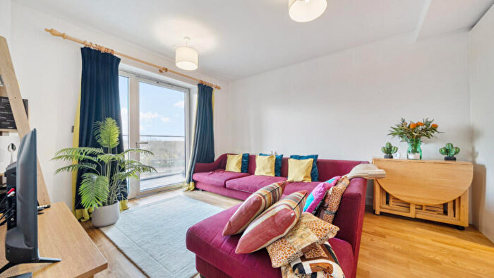 1 Bedroom Flat For Sale In Love Lane, Woolwich, SE18