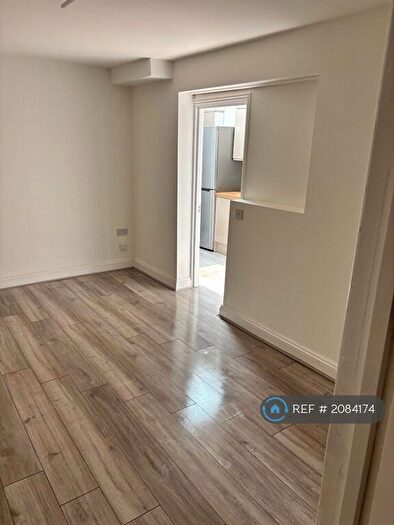 1 Bedroom Flat To Rent In Lea Bridge Road, London, E5