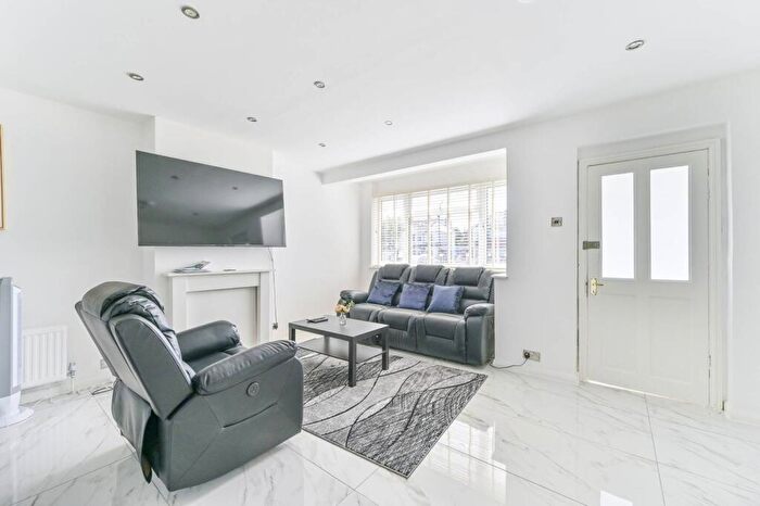 3 Bedroom Terraced House To Rent In Green Lane, New Malden, KT3