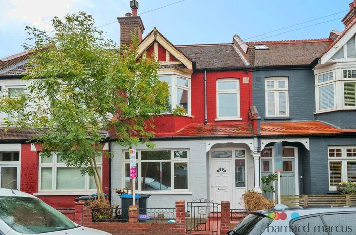 3 Bedroom Property To Rent In Links Road, London, SW17