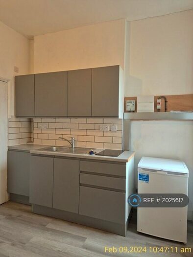 Studio To Rent In Croxted Road, London, SE24