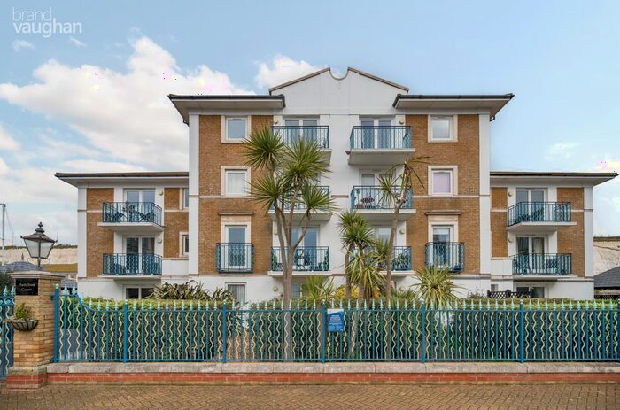 1 Bedroom Flat To Rent In Hamilton Court, The Strand, Brighton, BN2