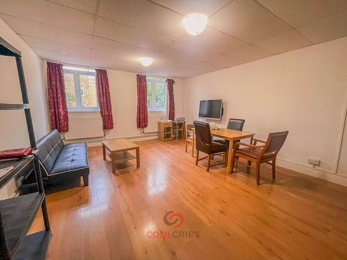 2 Bedroom Flat To Rent In Kember Street, Kember Street, Islington, London, N1