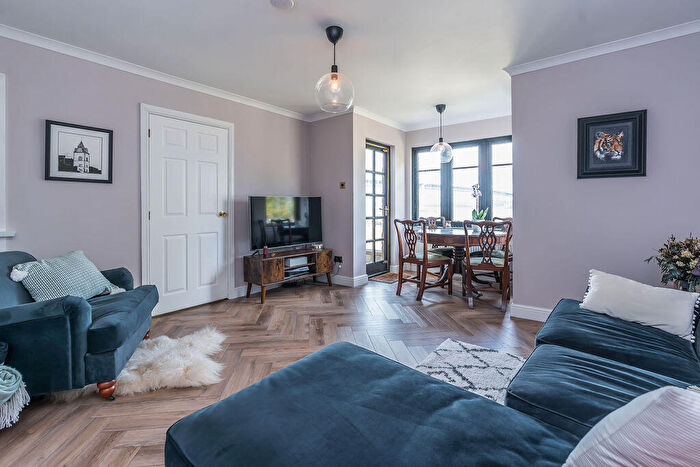 2 Bedroom Flat To Rent In L Hopetoun Road, South Queensferry, EH30