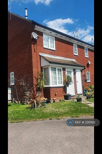 1 Bedroom Semi-Detached House To Rent In Thistle Close, Hemel Hempstead, HP1