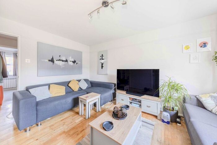 1 Bedroom Flat To Rent In Molyneux Drive, London SW17