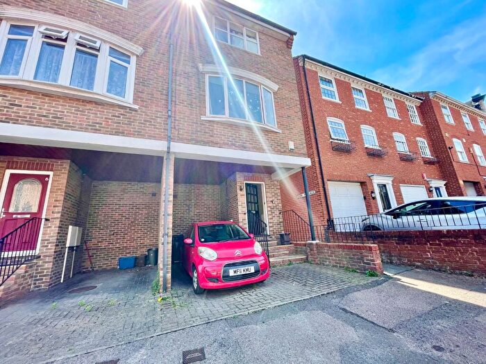 3 Bedroom End Of Terrace House To Rent In Albert Street, Ramsgate, Kent, CT11
