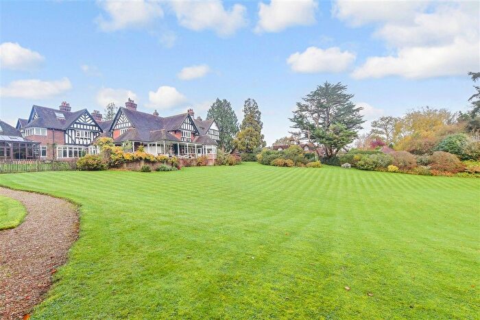 2 Bedroom Flat For Sale In Trulls Hatch, Argos Hill, Rotherfield, East Sussex, TN6