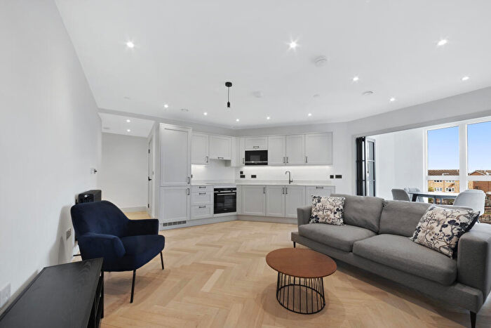 1 Bedroom Flat To Rent In Clifton Mansions, Park Avenue, London, NW2