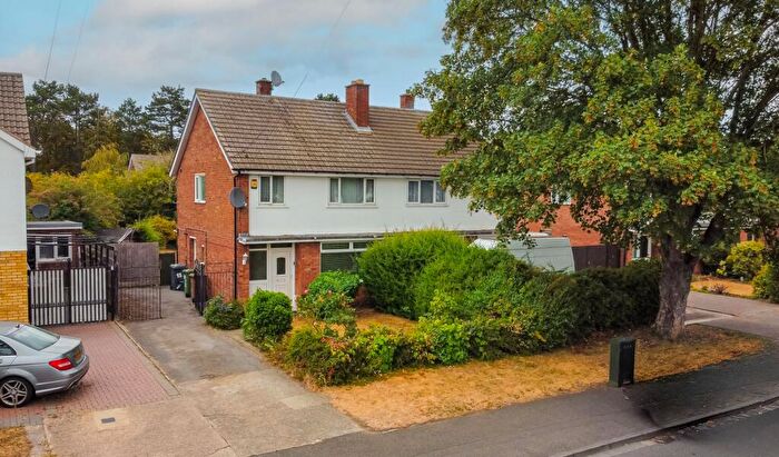 3 Bedroom Semi Detached House For Sale In Atherstone Avenue, Peterborough, PE3