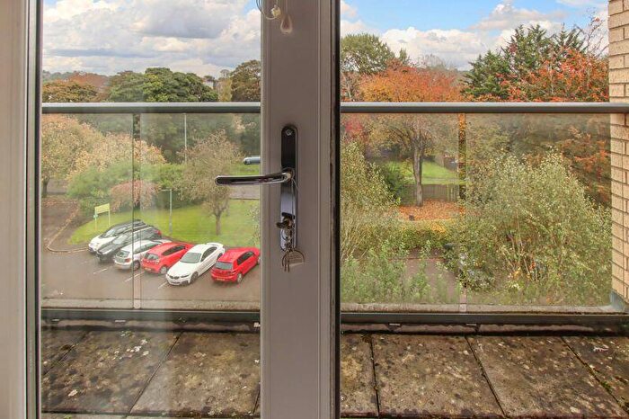 2 Bedroom Flat For Sale In Gadebury Heights, Hemel Hempstead, HP1