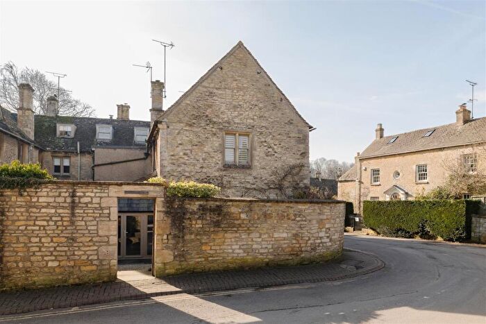 3 Bedroom House To Rent In College Dene, GL54