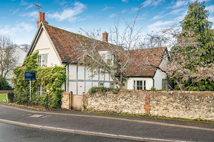 3 Bedroom Detached House For Sale In Castle Square, Benson, OX10