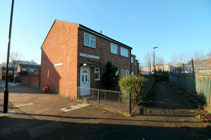 4 Bedroom Terraced House To Rent In Canning Town, London, E16