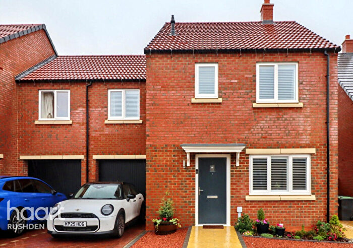 3 Bedroom Semi Detached House For Sale In Bamford Lane, Wellingborough, NN9