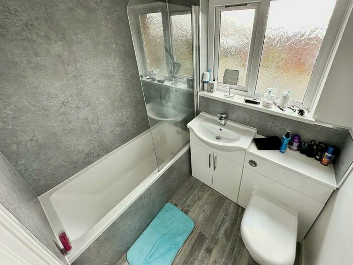 1 Bedroom Flat For Sale In Aneurin Bevan Avenue, Gelligaer, Hengoed, CF82