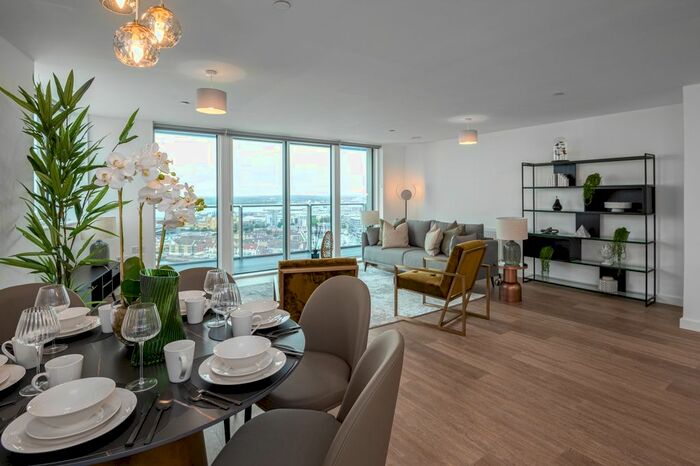 2 Bedroom Flat To Rent In Centenary Plaza, Southampton, SO19