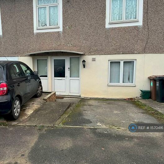 3 Bedroom Terraced House To Rent In Robins Way, Hatfield, AL10