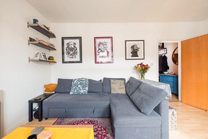 1 Bedroom Flat For Sale In Walter Street, Southville, BS3