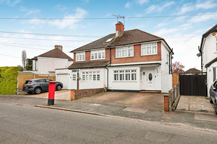 3 Bedroom Semi-Detached House For Sale In The Crossways, Coulsdon, CR5