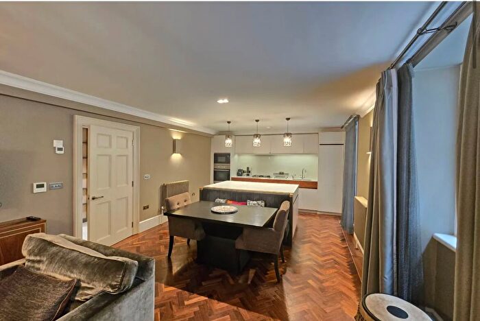 2 Bedroom Flat To Rent In Buckingham Street, London, WC2N