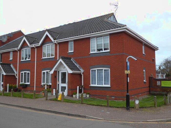 1 Bedroom Flat To Rent In High Street, Norwich, NR12