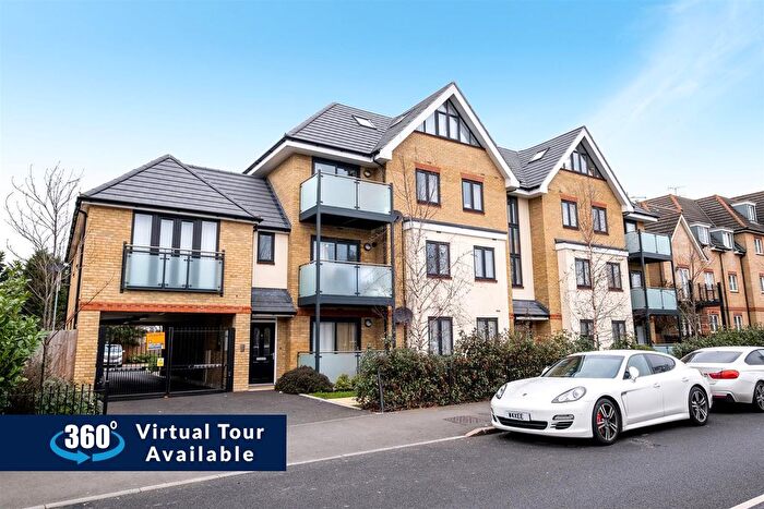 2 Bedroom Flat To Rent In Frays Court, Swan Road, West Drayton, UB7