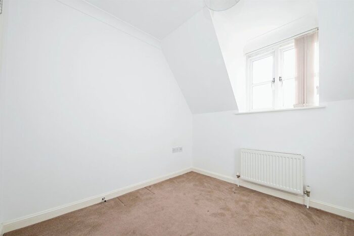 2 Bedroom Flat For Sale In Magdalen Street, Colchester, CO1