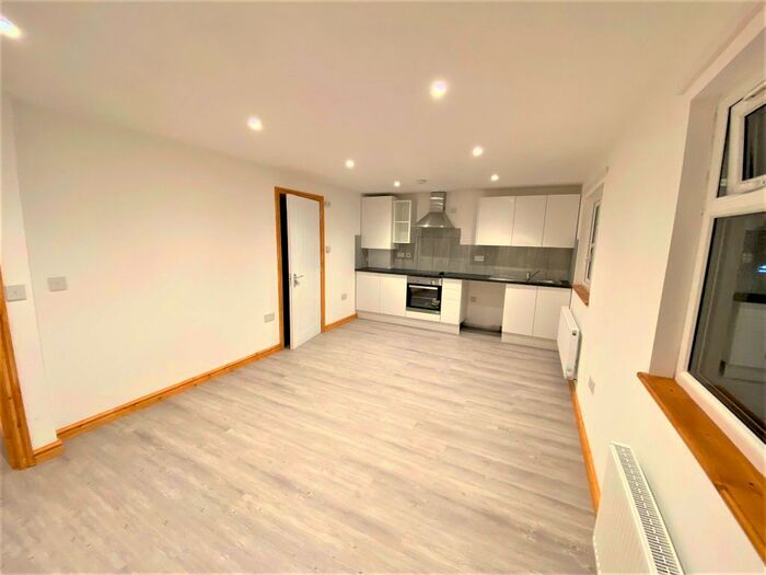 1 Bedroom Flat To Rent In Hamilton Ave, Gants Hill IG6