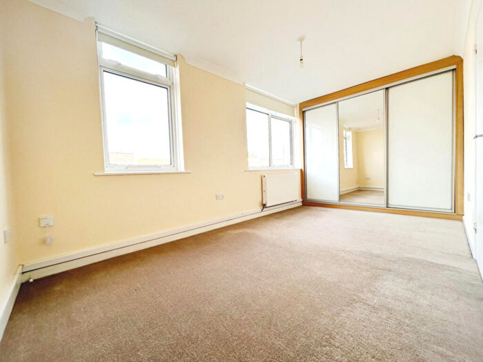 1 Bedroom Apartment To Rent In Wimborne Road, Bournemouth, BH11