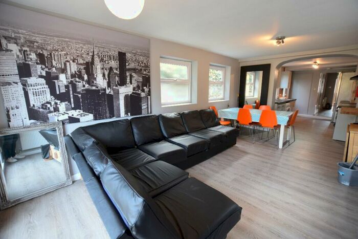 1 Bedroom Semi-Detached House To Rent In Room To Rent - Sturry Road, CT1