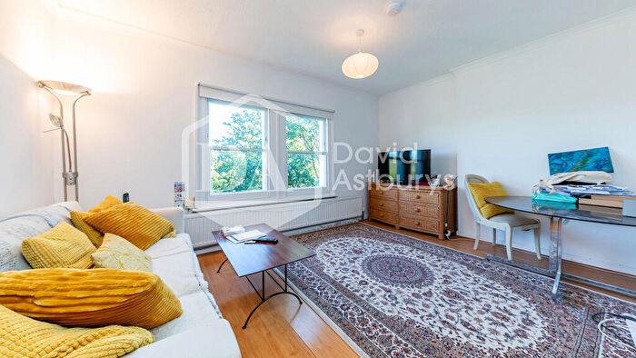 1 Bedroom Apartment To Rent In Priory Road, West Hampstead, London, NW6