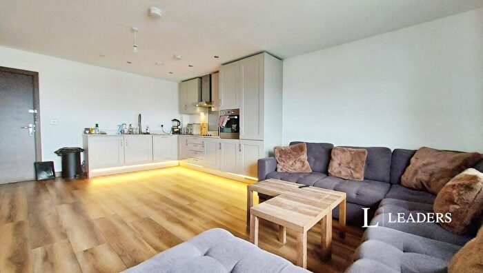 1 Bedroom Flat To Rent In Victoria Avenue, Southend-on-Sea, SS2