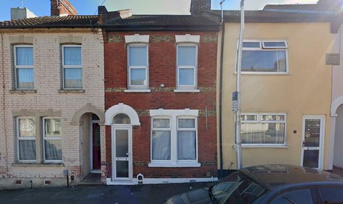 3 Bedroom Terraced House To Rent In Palmerston Road, Chatham, ME4