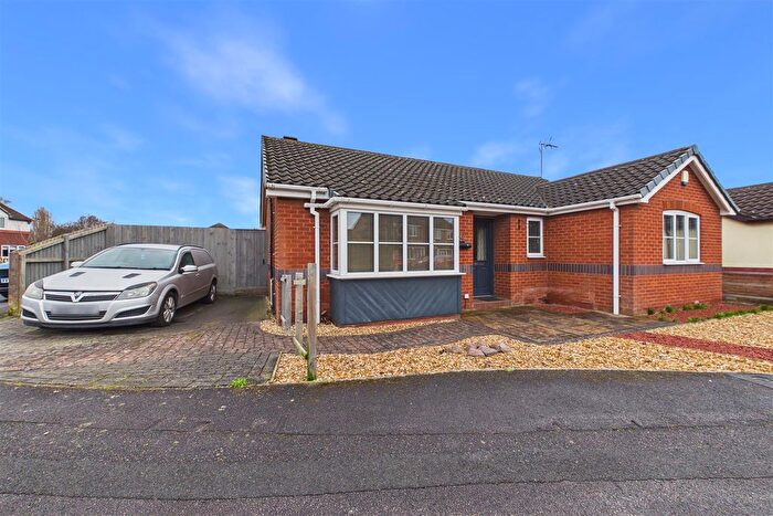 3 Bedroom Detached Bungalow For Sale In Catkin Way, Balderton, NG24