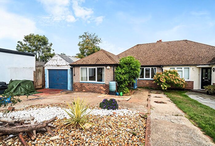 2 Bedroom Bungalow For Sale In Lodge Close, Orpington, BR6